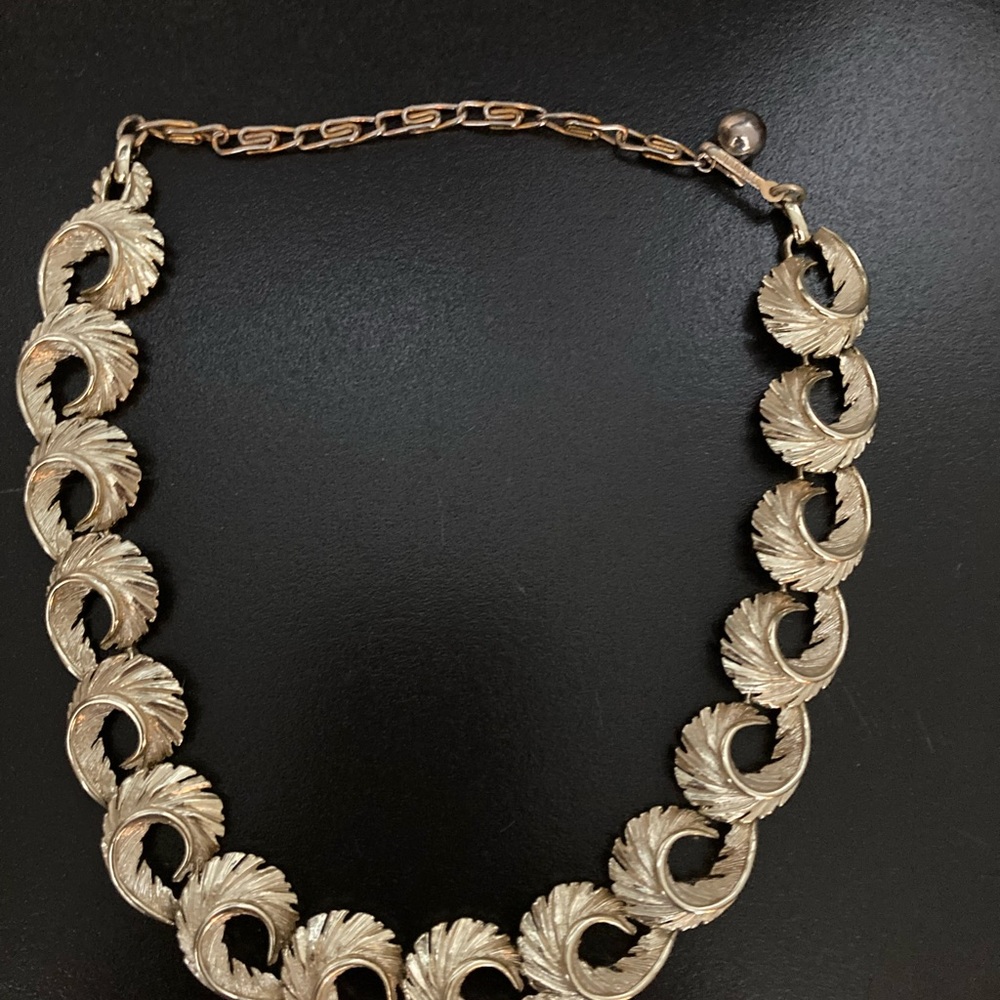 Vintage 50s Lisner Leaf Circle Link Choker Necklace